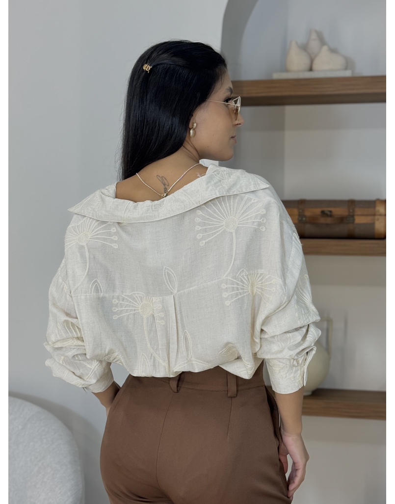 Camisa Viscolinho Bordada Areia