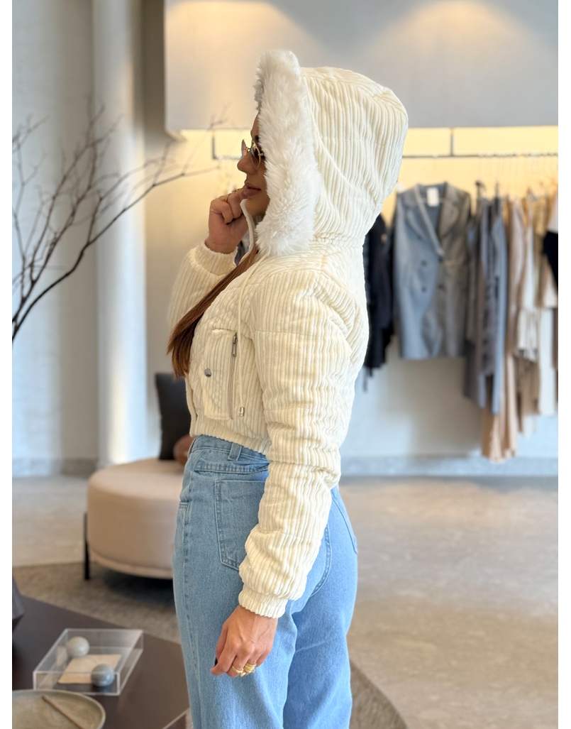 Casaco Pelo Fiorella Off