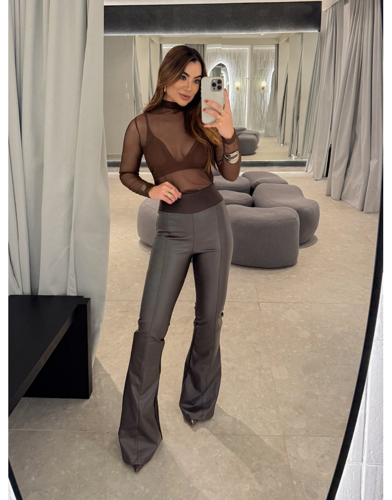 Calça Flare Couro Fake Café 