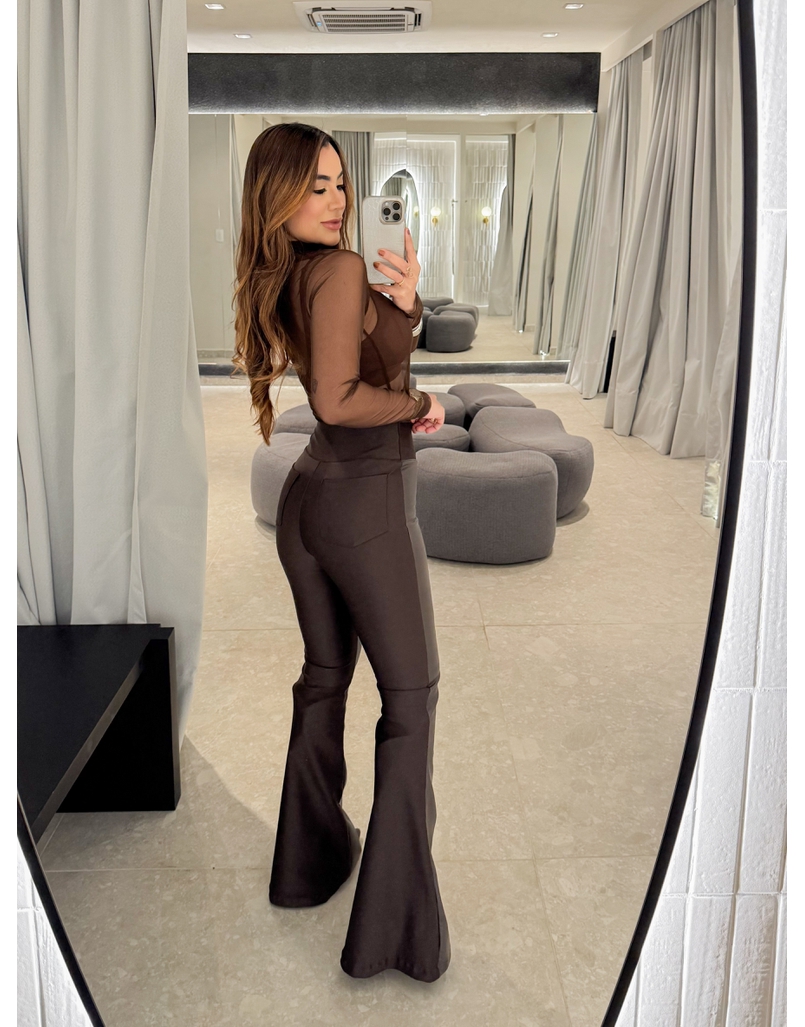 Calça Flare Couro Fake Café 