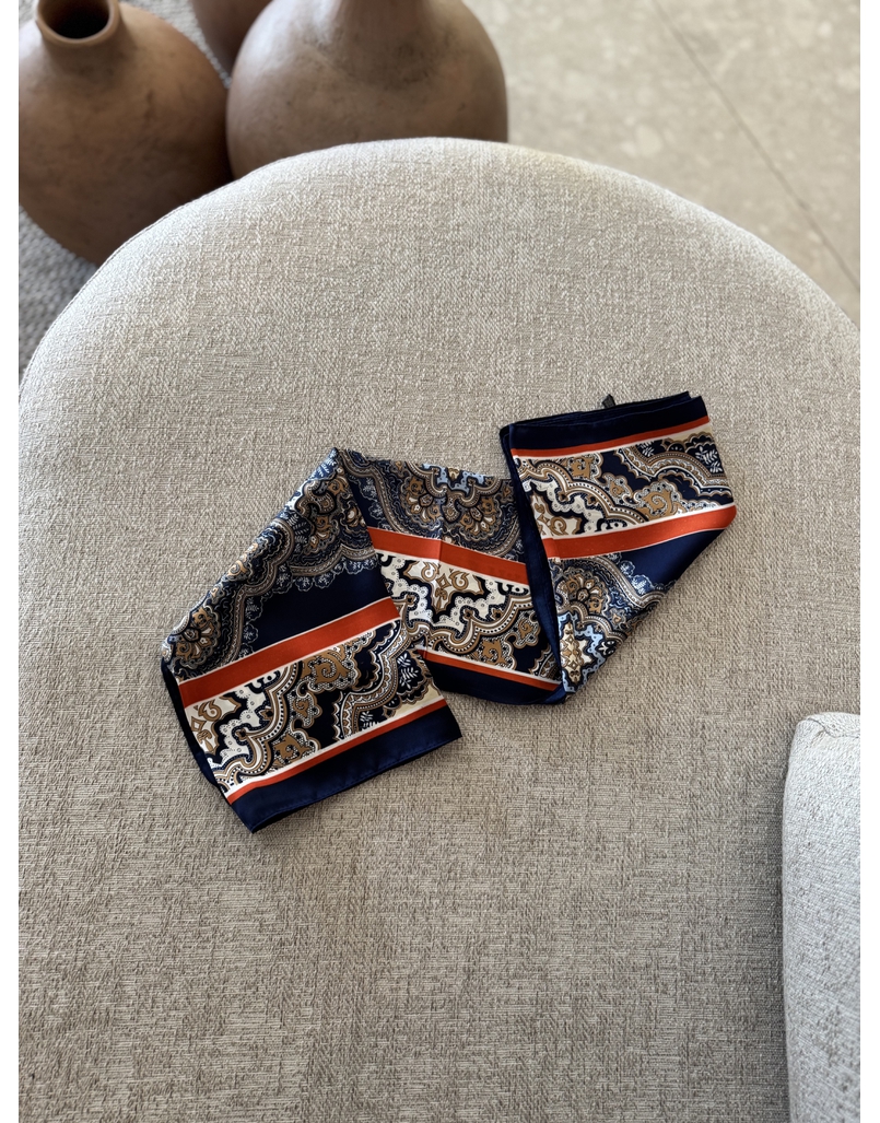 Lenço Marcela Marinho 