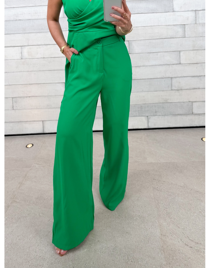 Conjunto Assimétrico Maria Verde