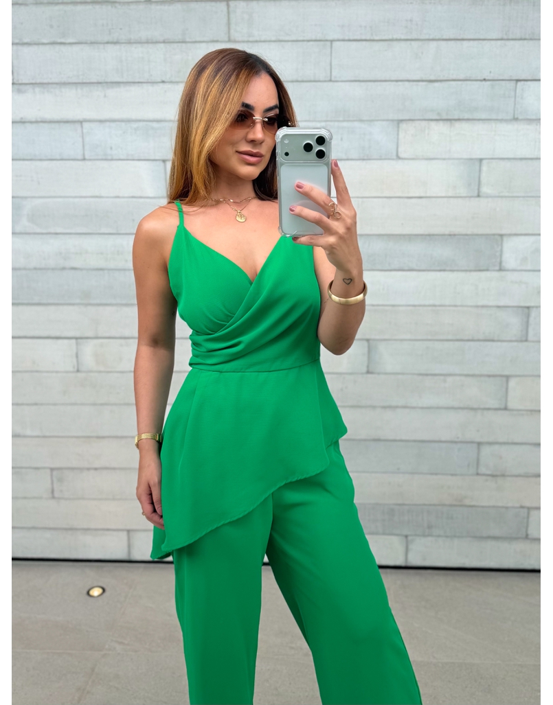 Conjunto Assimétrico Maria Verde