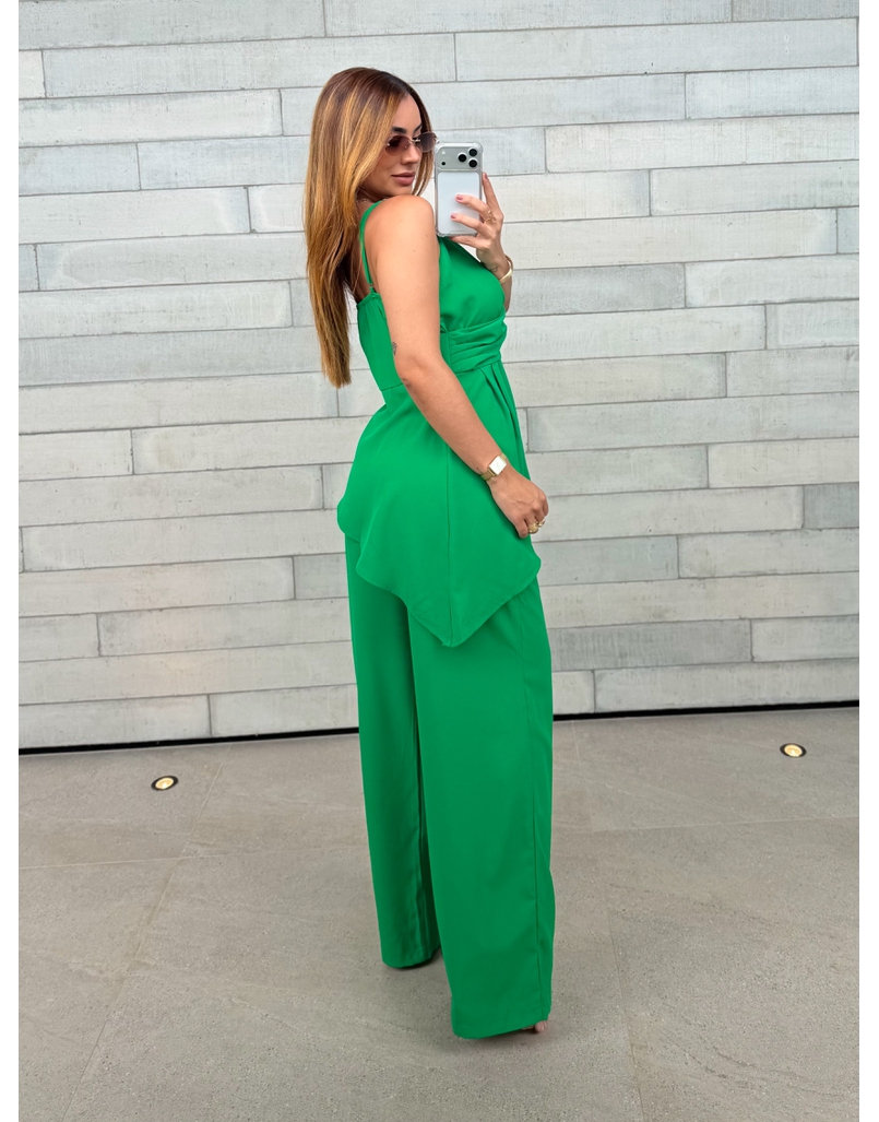 Conjunto Assimétrico Maria Verde