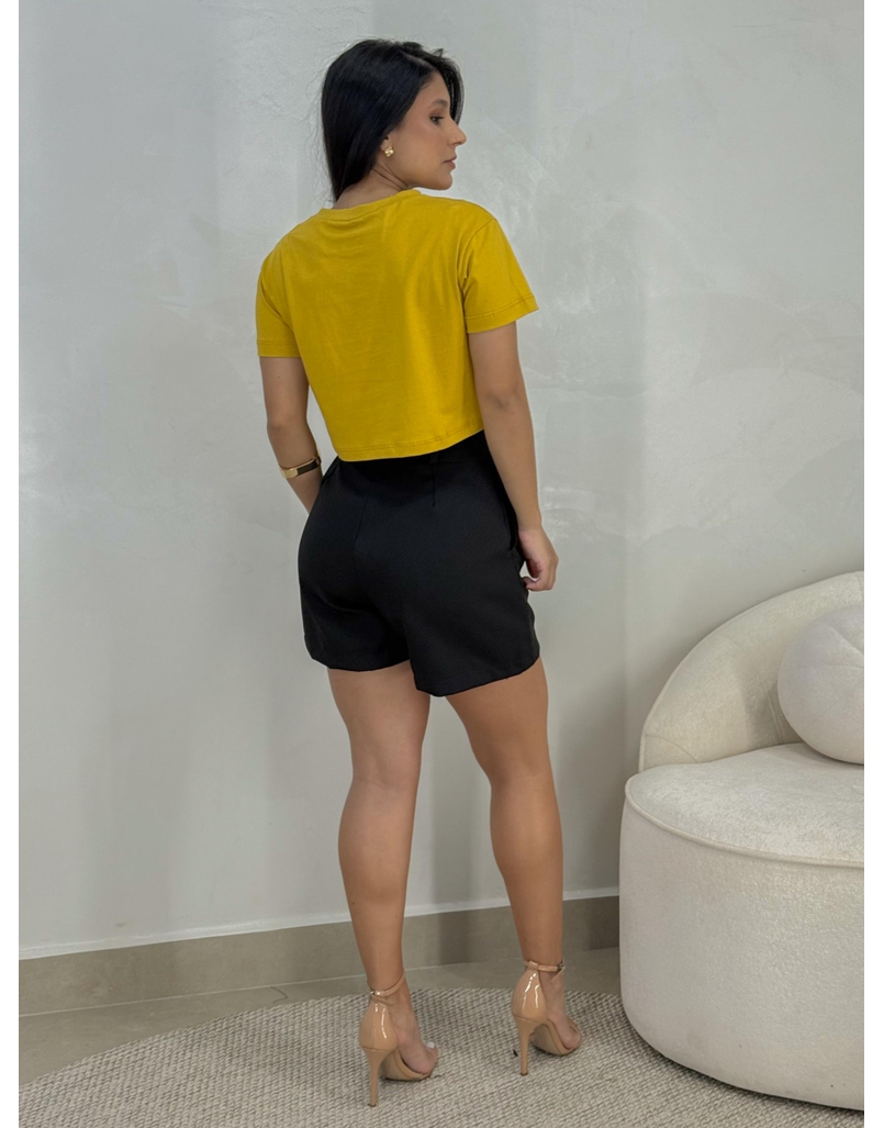 Camiseta Cropped Love Is Love Mostarda