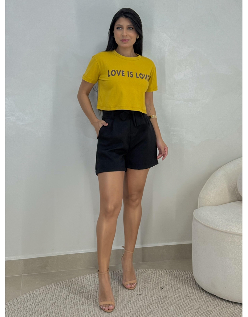Camiseta Cropped Love Is Love Mostarda