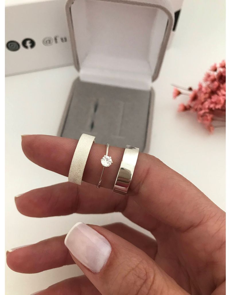 Par De Alianças Bahamas 5 mm Diamantada Prata 925- Brinde Exclusivo Solitário
