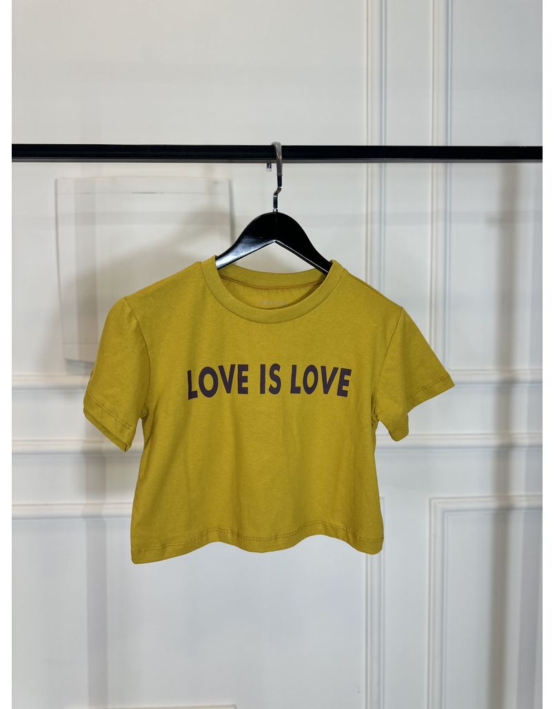 Camiseta Cropped Love Is Love Mostarda - Loja La Mina 