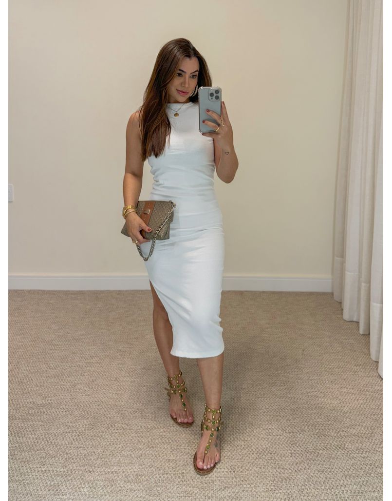 Vestido Canelado Kiara Off - Loja La Mina 