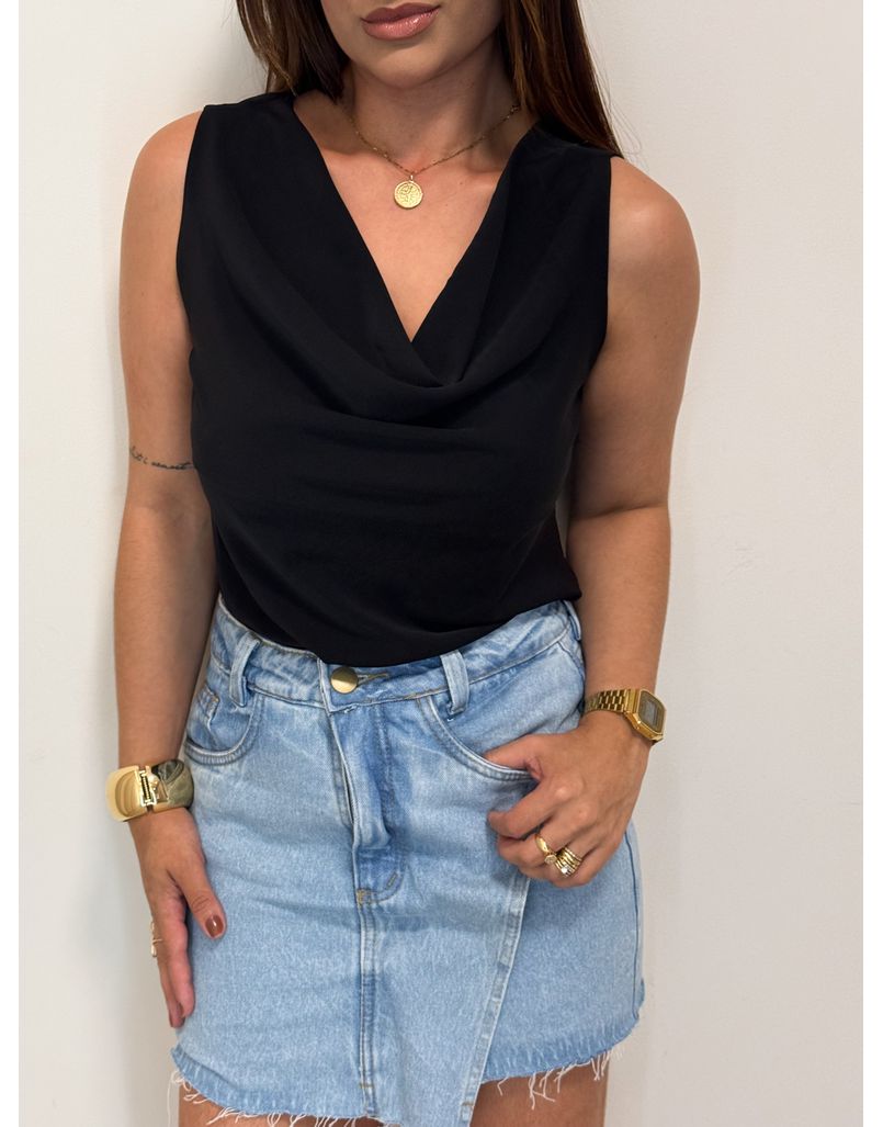Blusa Gola Tania Preta