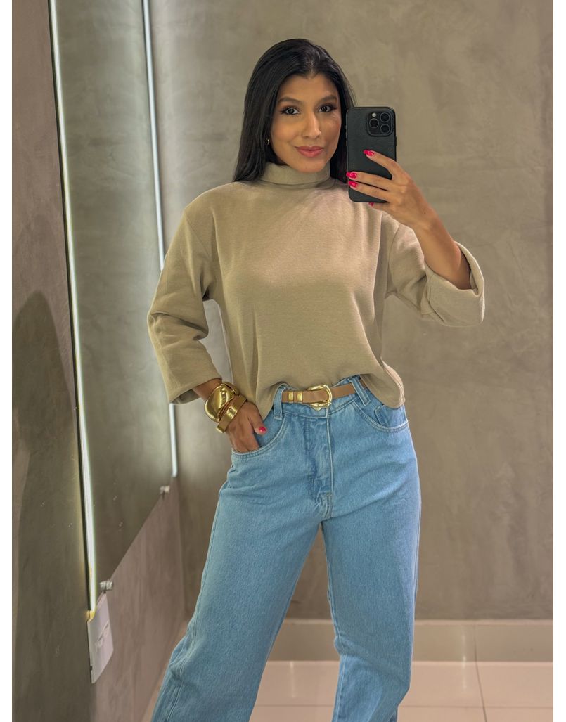Blusa Canelada Gola Alta Areia - Loja La Mina 