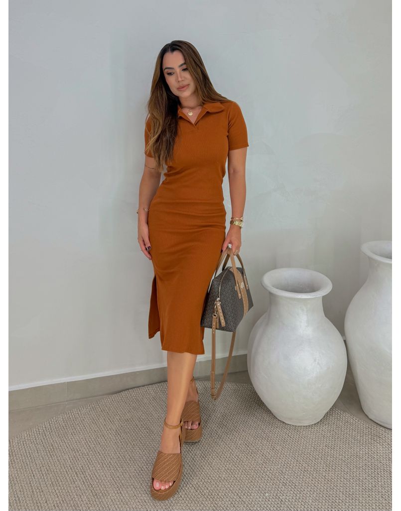 Vestido Canelado Gola Polo Caramelo
