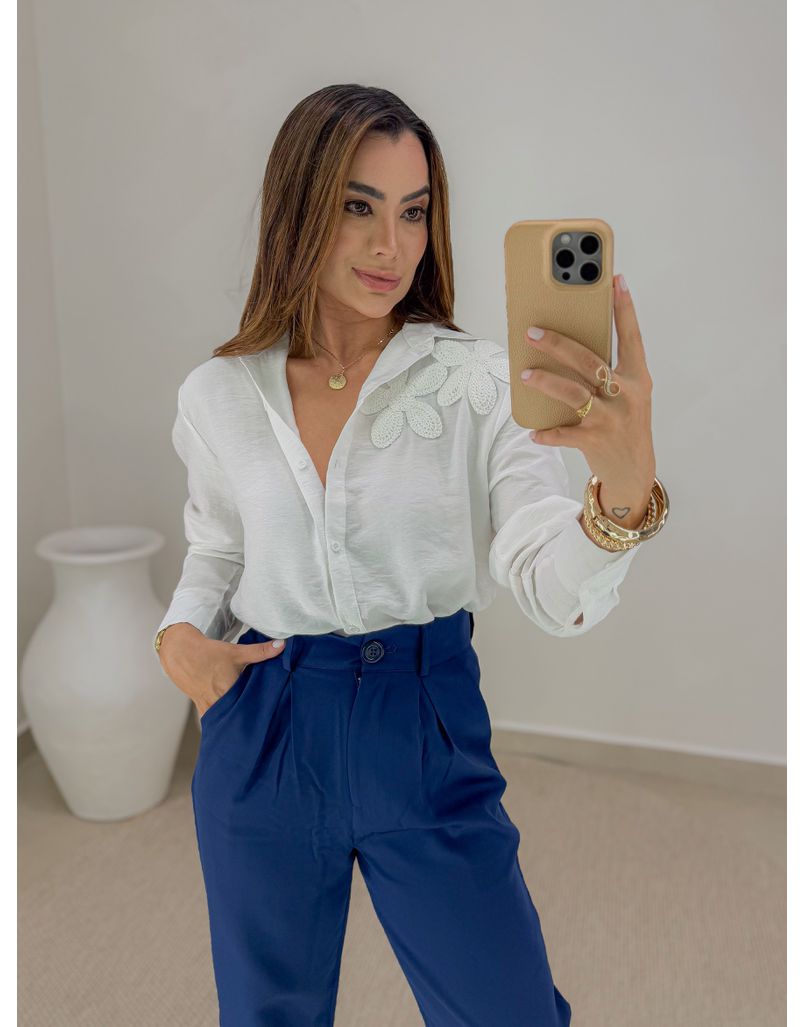 Camisa Flor Bordada Branca