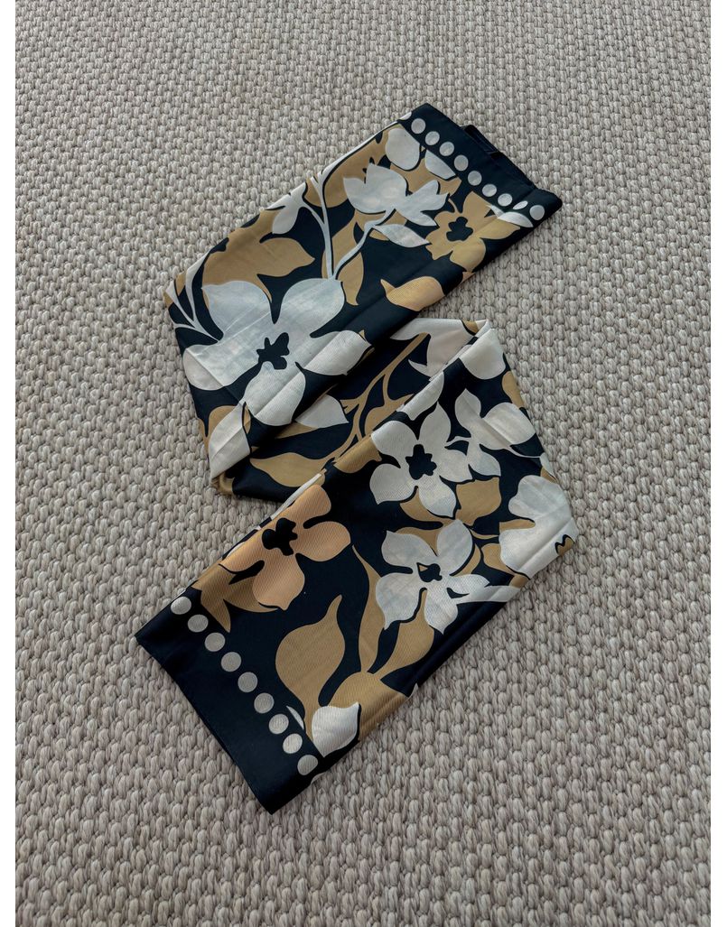 Lenço Cetim Floral Preto/Cappuccino - Loja La Mina 