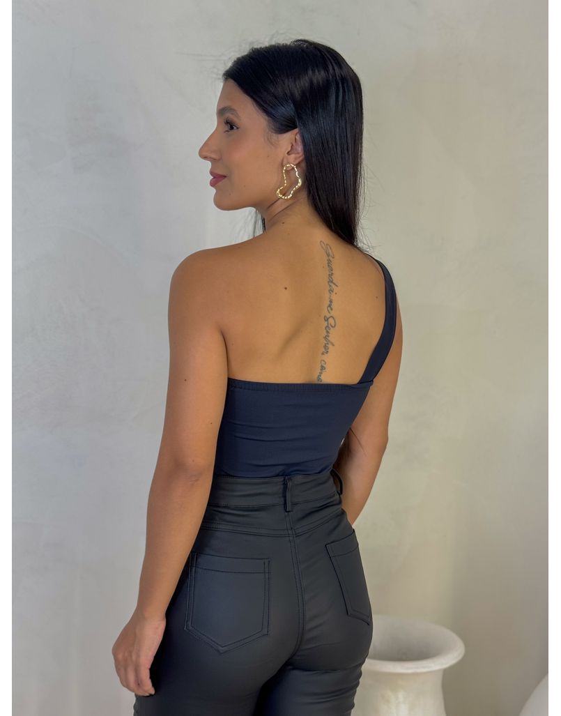 Body Fivela Ombro Só Preto 