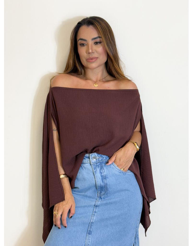 Blusa Capa Nicole Café - Loja La Mina 