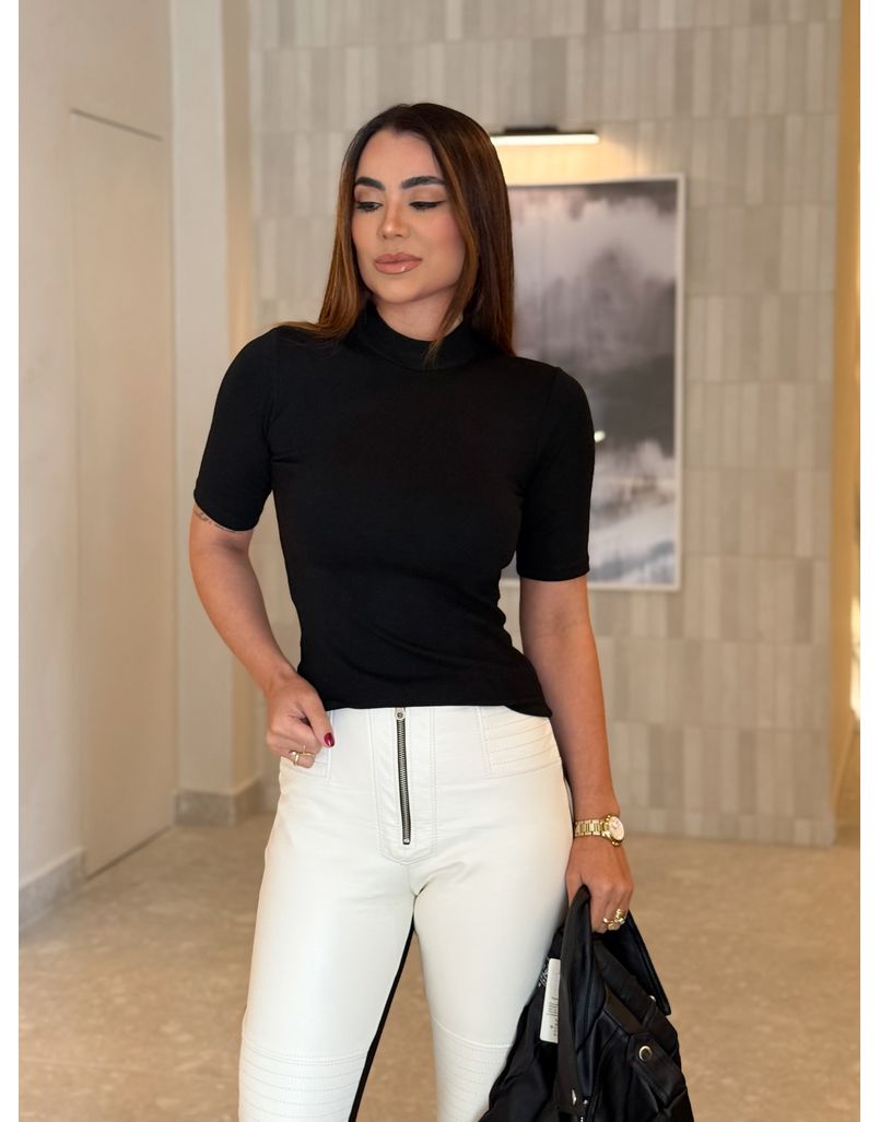 Blusa Manguinha Canelada Preta - Loja La Mina 