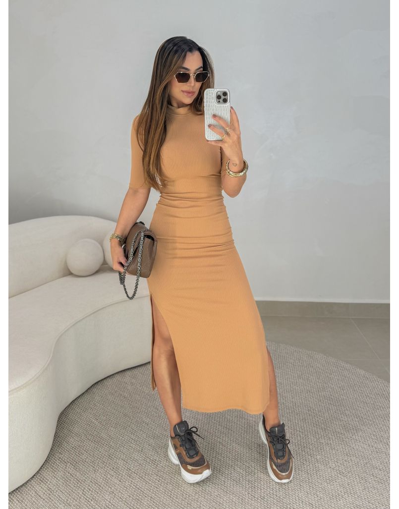 Vestido Canelado Cléo Mocha Mousse - Loja La Mina 