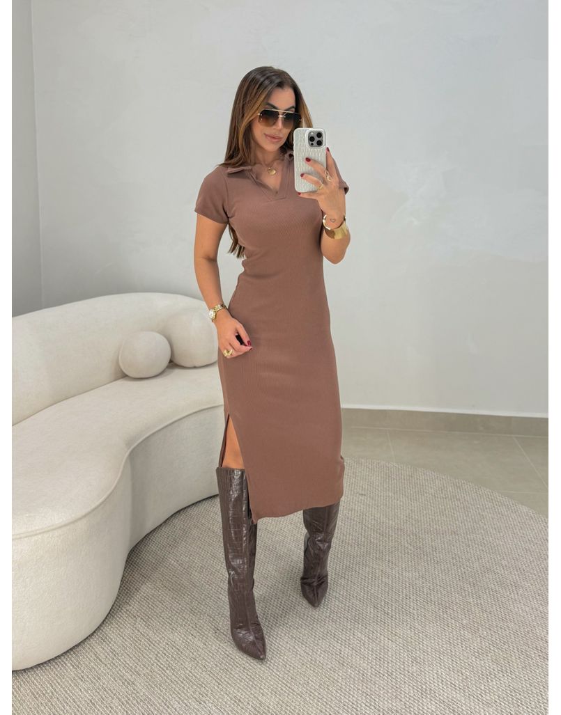 Vestido Canelado Gola Polo Marrom