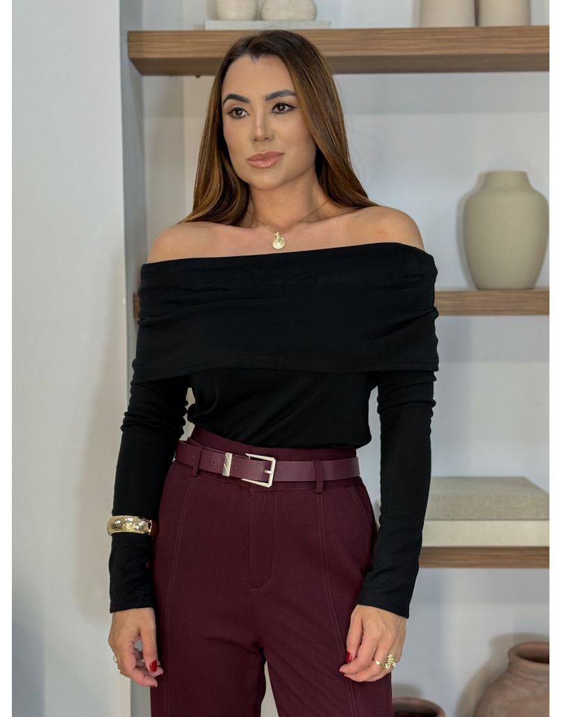 Blusa Ombro a Ombro Aveludada Preta