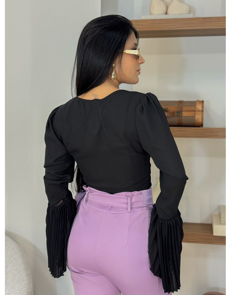Cropped Tami Preto