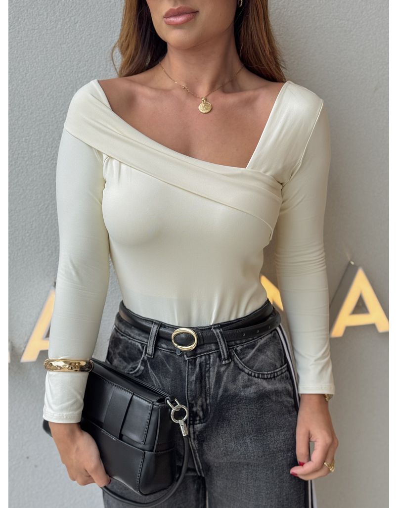 Body Decote Assimétrico Luna Creme 