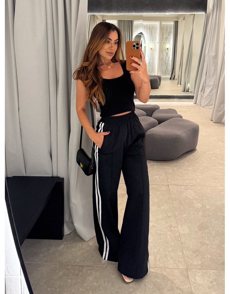 Blusa Gola Quadrada Marisa Preta