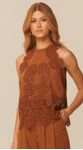 Blusa sem Mangas com Detalhe em Renda Marrom