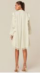 Vestido Bata com Aplicações de Renda Off