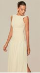 Vestido Longo com Decote Alto em Malha Off