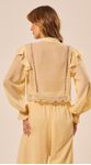 Blusa com Detalhes em Renda Amarelo Claro