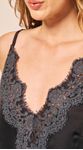 Camiseta Decote V com Renda Preto