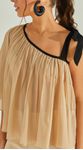 Blusa Assimétrica Com Pregas e Babados