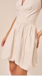 Vestido Curto com Decote V Off