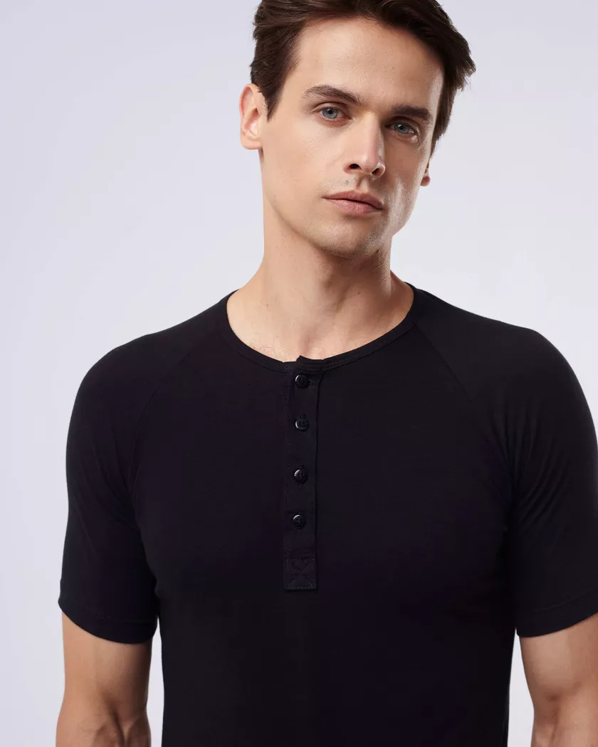 Camisa Raglan Manga Curta Preta - Algodão Egípcio