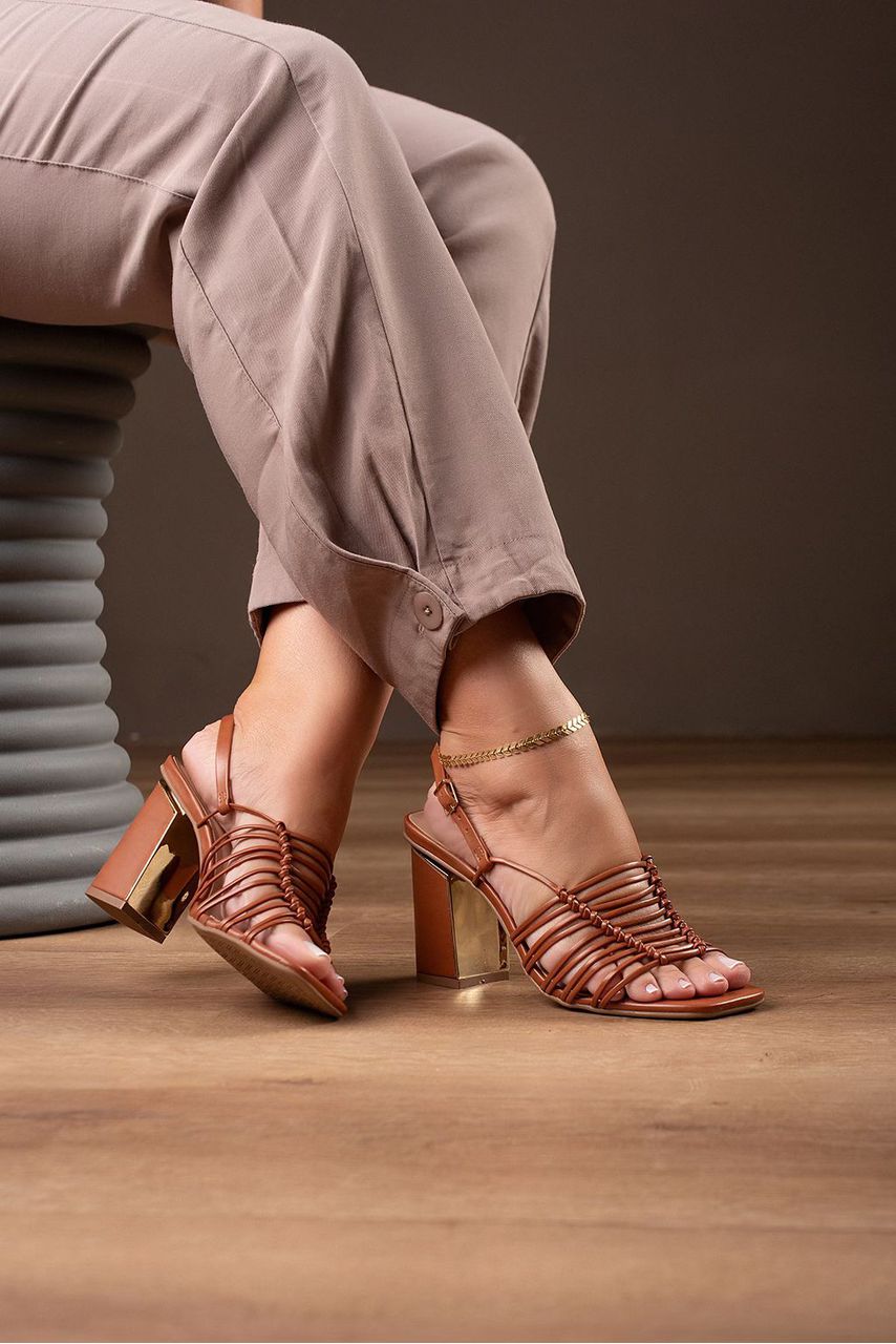 Sandália Multitiras Salto Espelhado 9 cm_114- Cara... - CATALOGO DE MODELOS