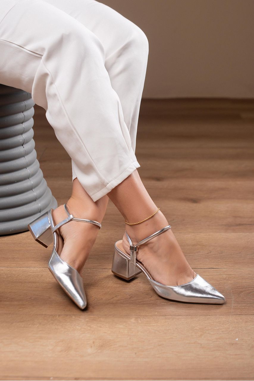 Scarpin Regulagem 6 cm_1801- Prata - CATALOGO DE MODELOS