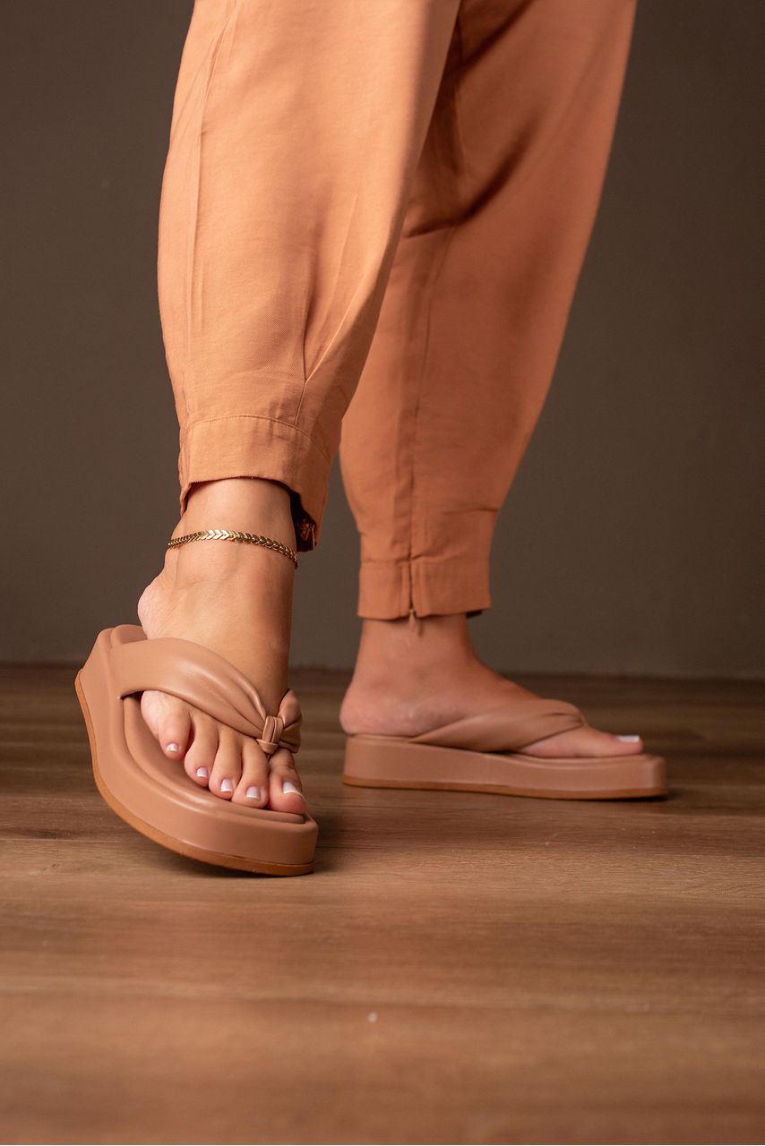 SANDÁLIA FLATFORM DEDO ACOLCHOADA 5 CM_195 - CARAM... - CATALOGO DE MODELOS