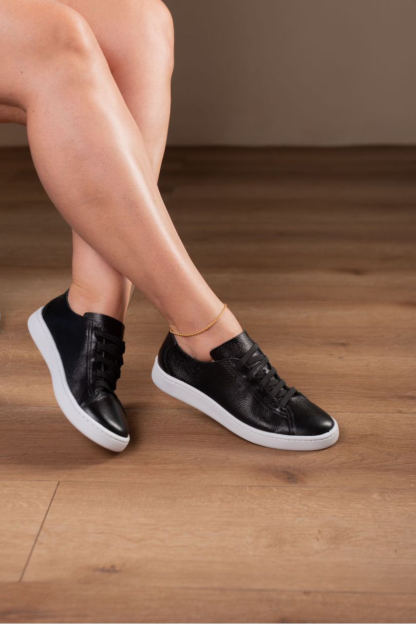 Tênis em Couro Cadarço Elástico_476- Preto - CATALOGO DE MODELOS