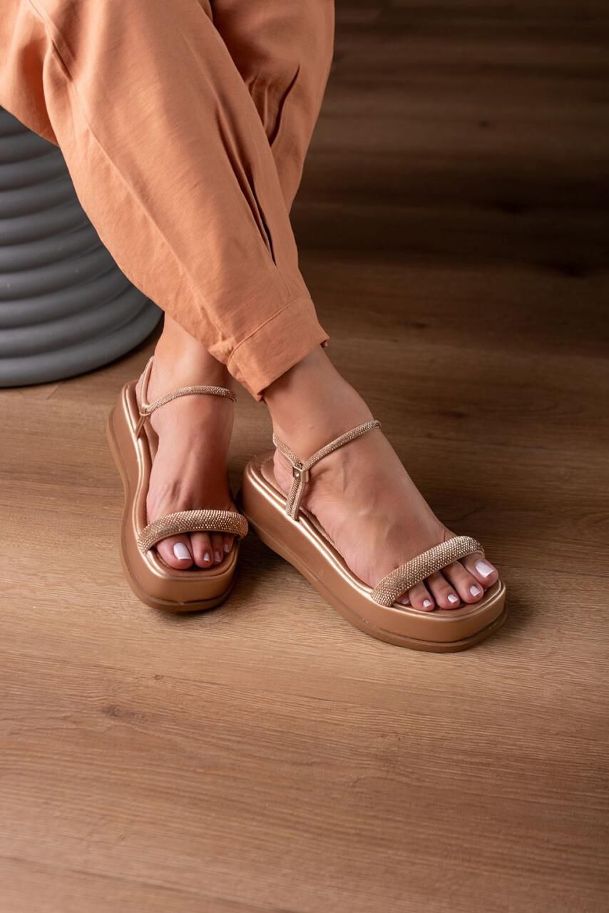 SANDÁLIA FLAT TIRAS GROSSA STRASS_2064 - ROSE GOLD - CATALOGO DE MODELOS