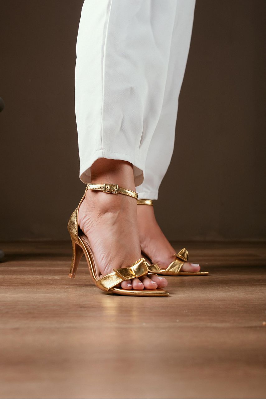 Sandália Bico Folha Laço FESTA 7 cm_ 234- Ouro - CATALOGO DE MODELOS