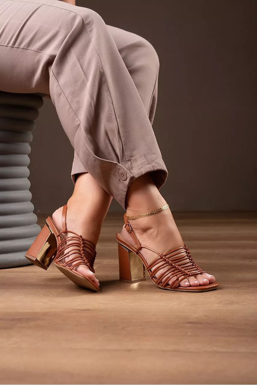 Sandália Multitiras Salto Espelhado 9 cm_114- Cara... - CATALOGO DE MODELOS
