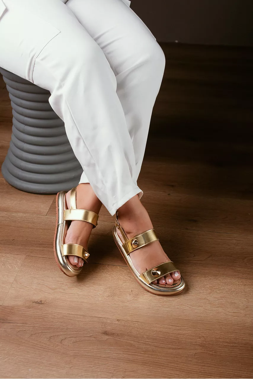 Sandália Flat Max Spike_134- Ouro - CATALOGO DE MODELOS