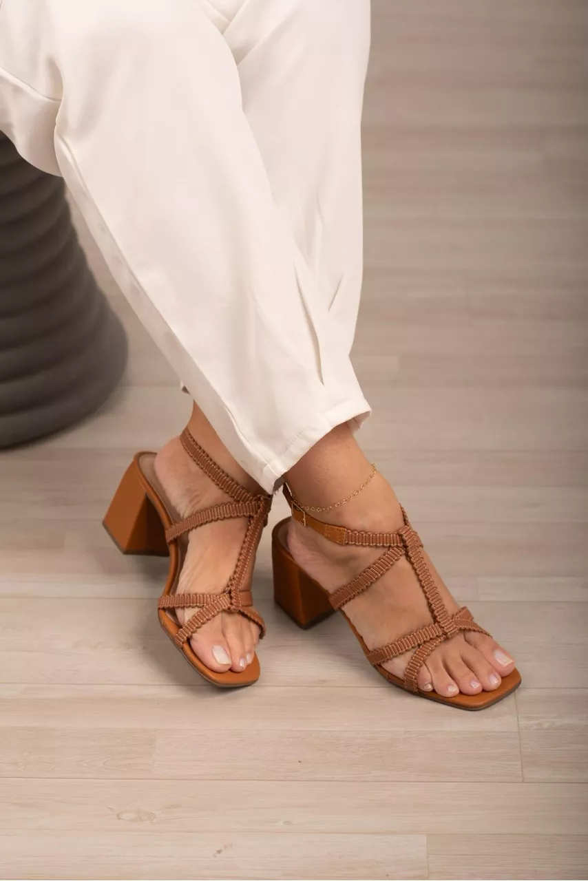 Sandália Trama em T 8 cm_3118- Caramelo - CATALOGO DE MODELOS