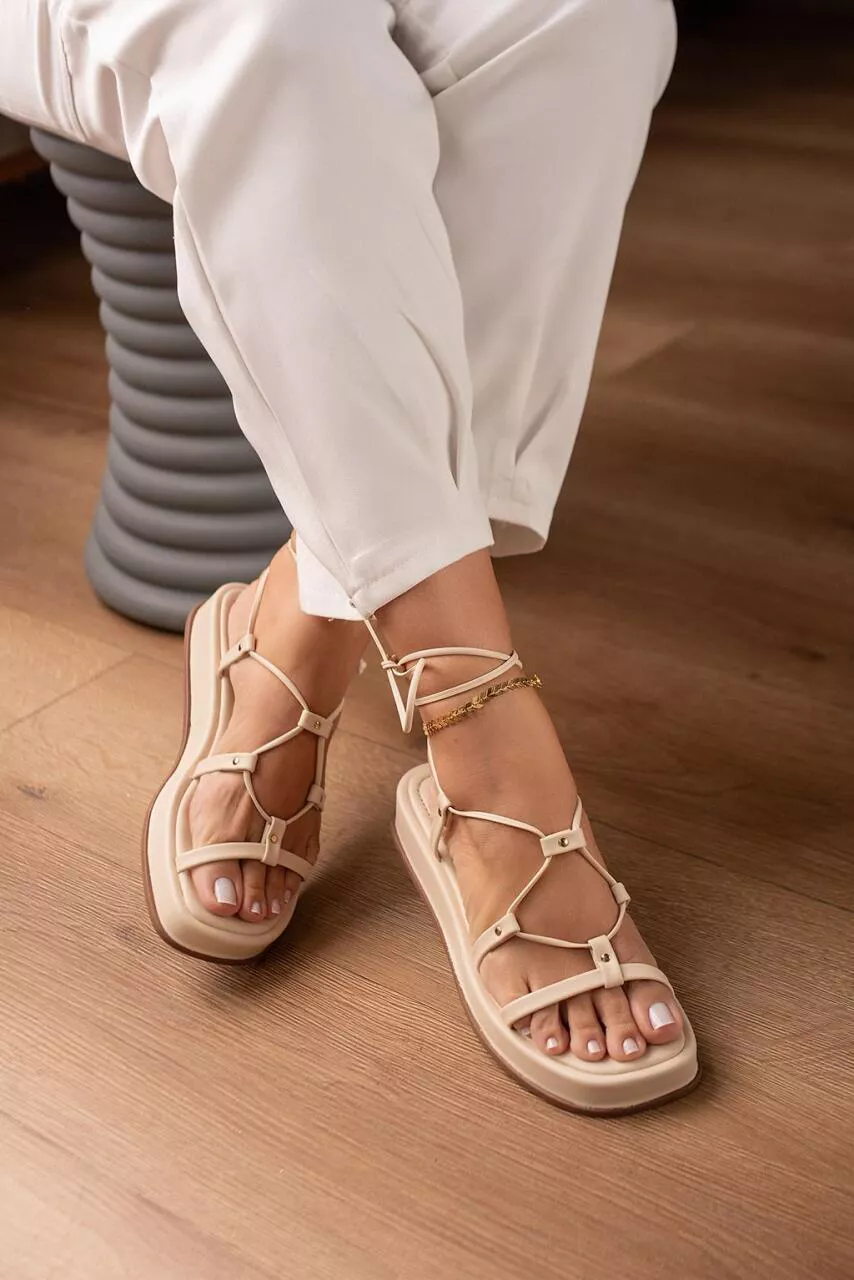 SANDÁLIA FLAT MULTITIRAS DE AMARRAR._2082 - OFF - CATALOGO DE MODELOS