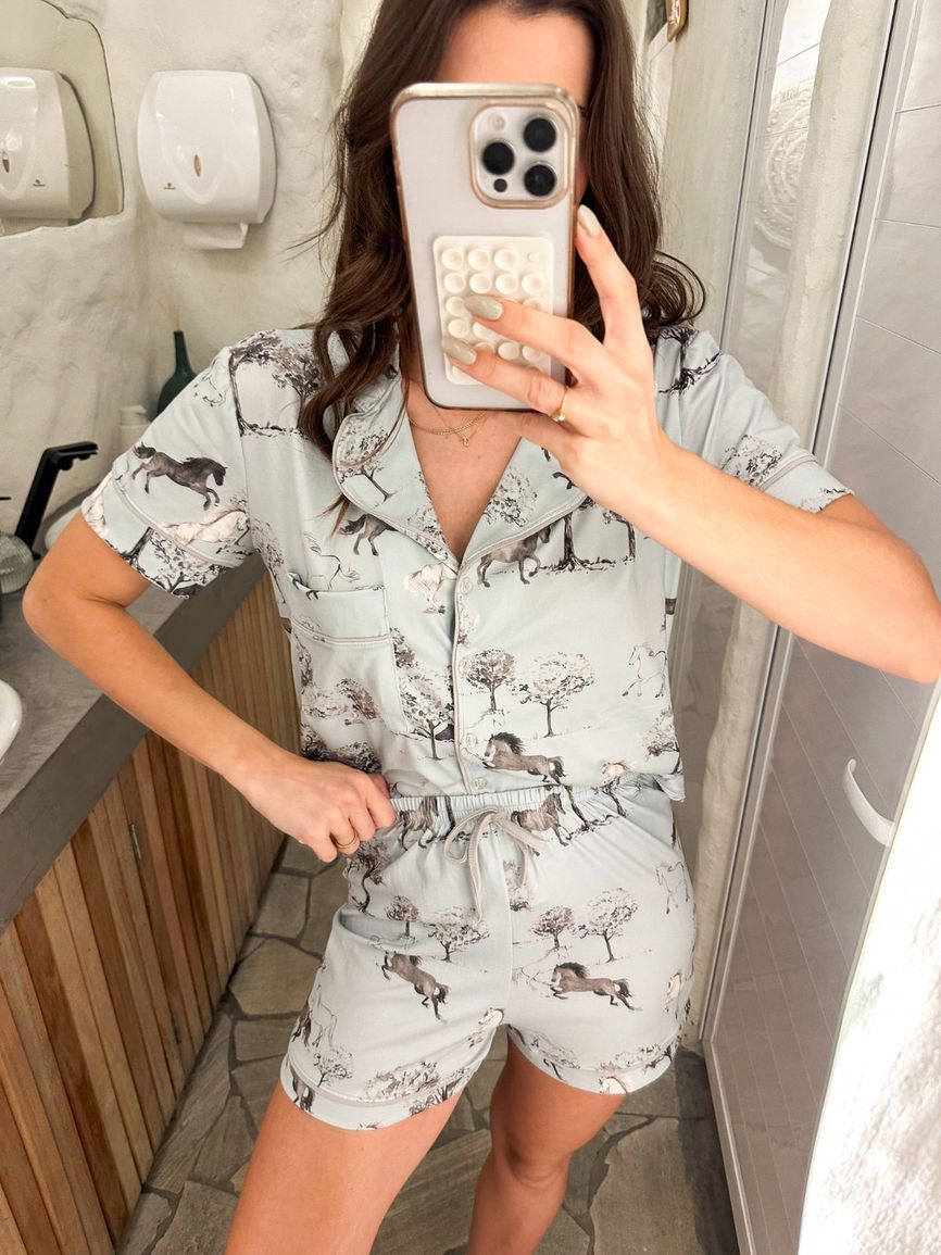 Pijama Feminino Americano Curto Cavalos Vintage - TUTTI AMI - Loja Oficial