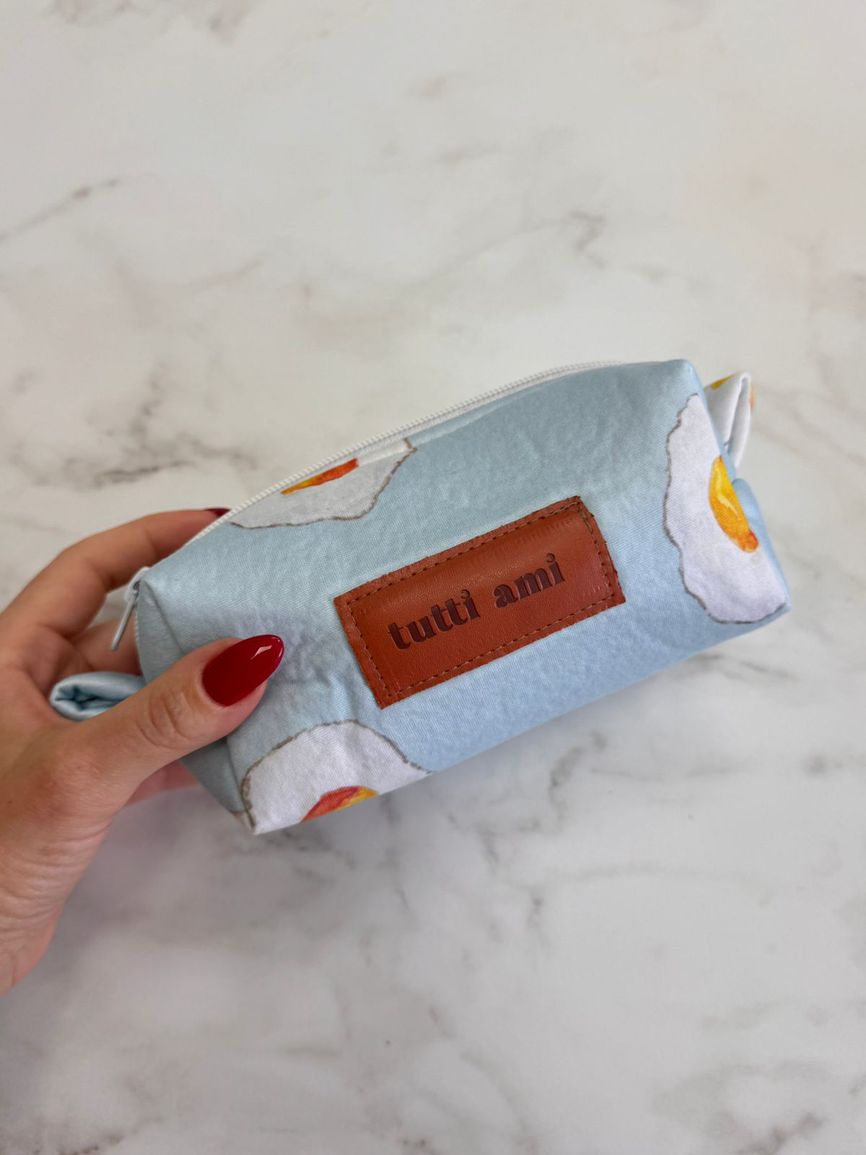 Necessaire Estampa Exclusiva Ovos - TUTTI AMI - Loja Oficial