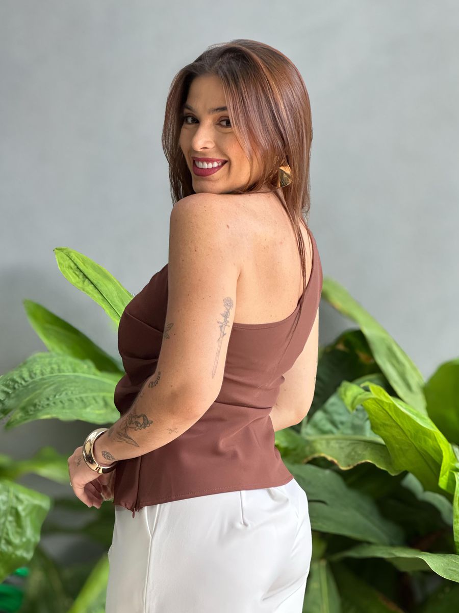 Blusa Nula Manga em Alfaiataria MARROM
