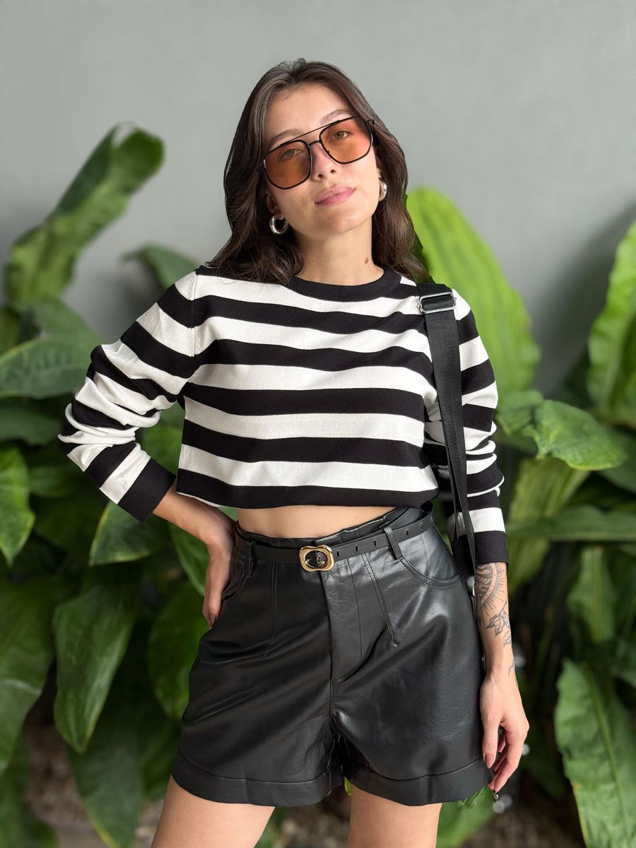 Shorts Couro Fake com Cinto PRETO