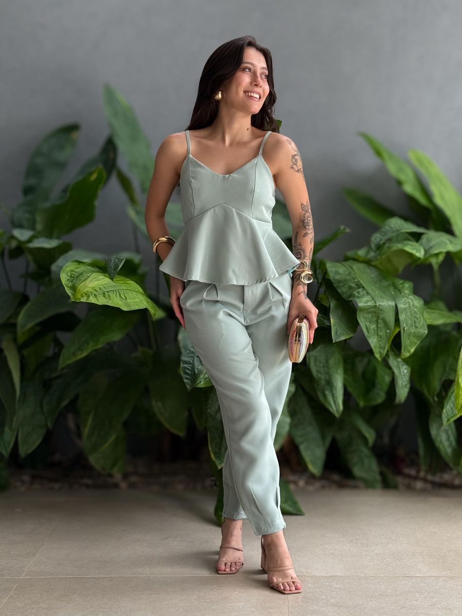 Conjunto Maitê Blusa e Calça em Alfaiataria VERDE MENTA